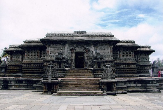 Chennakeshava Temple at Belur.jpg