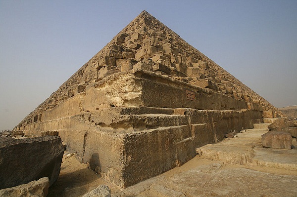Datei:Giza Pyramid.jpg