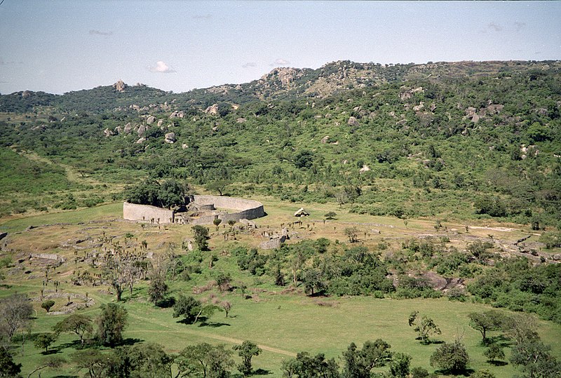 Datei:Great-Zimbabwe.jpg