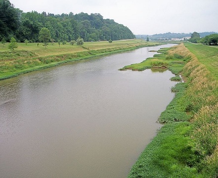 Datei:Hocking River Athens.jpg