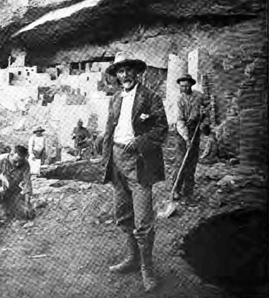 Datei:J Walter Fewkes.jpg