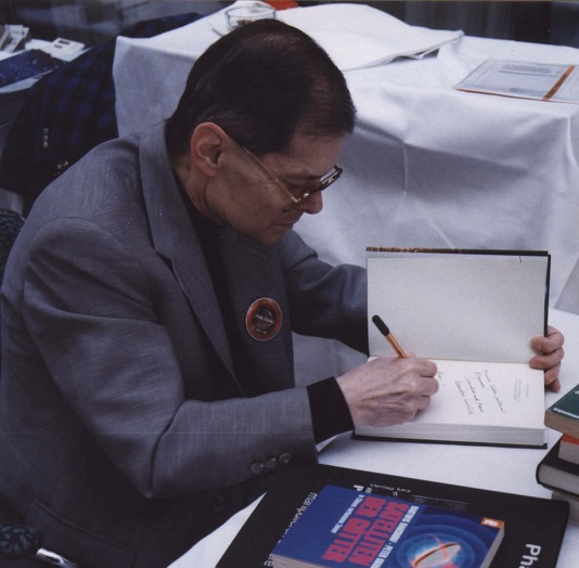 Datei:Peter Krassa Signierstunde.jpg